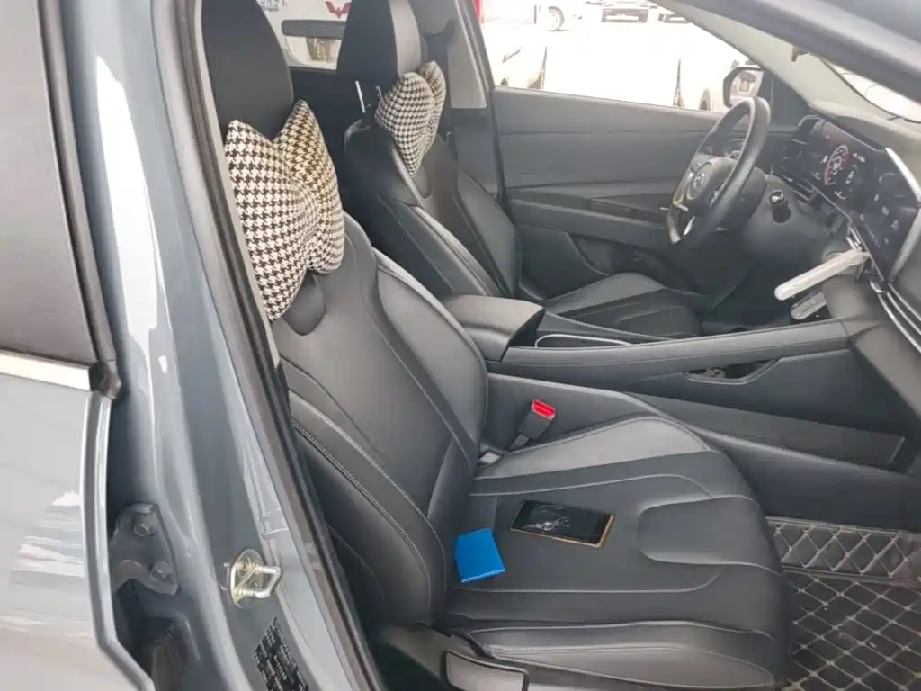 Hyundai Elantra — миниатюра 25