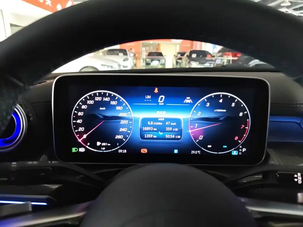 Mercedes-Benz C-Class — миниатюра 12