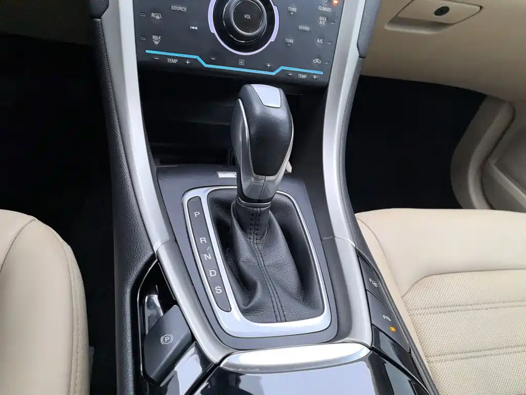 Ford Mondeo — миниатюра 13