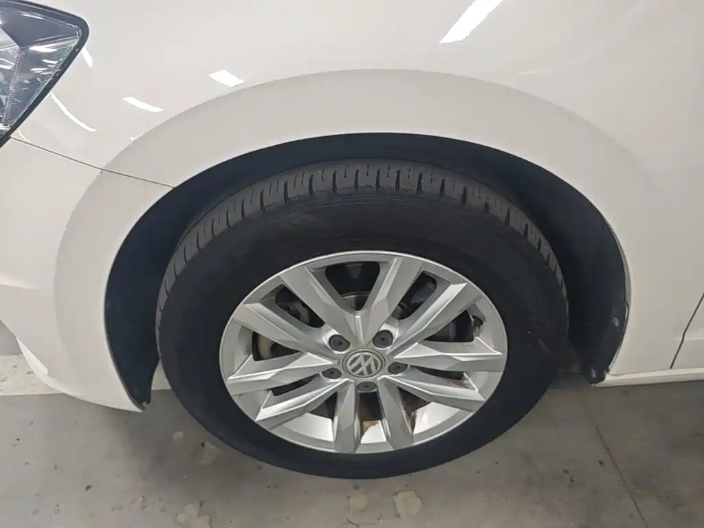 Volkswagen Touran — миниатюра 23