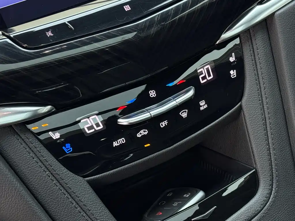 Cadillac XT6 — миниатюра 11