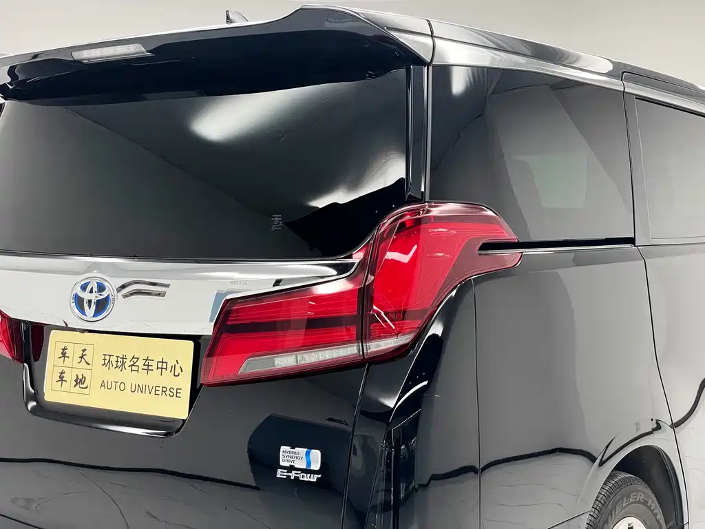 Toyota Alphard — миниатюра 4
