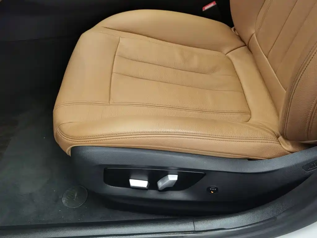 BMW 5 Series — миниатюра 20