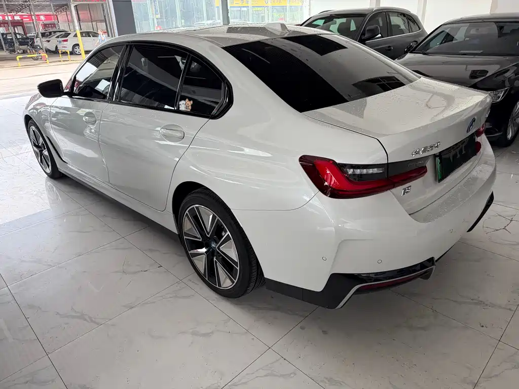 BMW i3 — миниатюра 7
