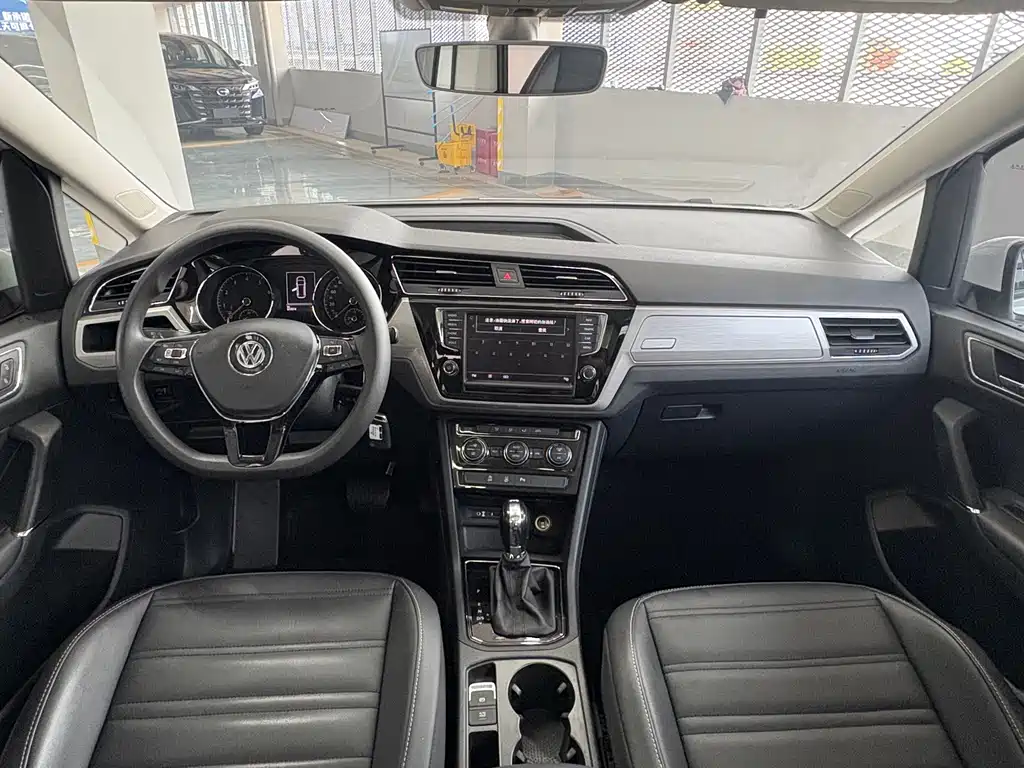 Volkswagen Touran — миниатюра 6