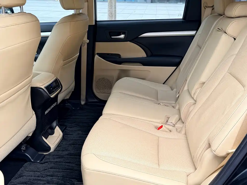 Toyota Highlander — миниатюра 10