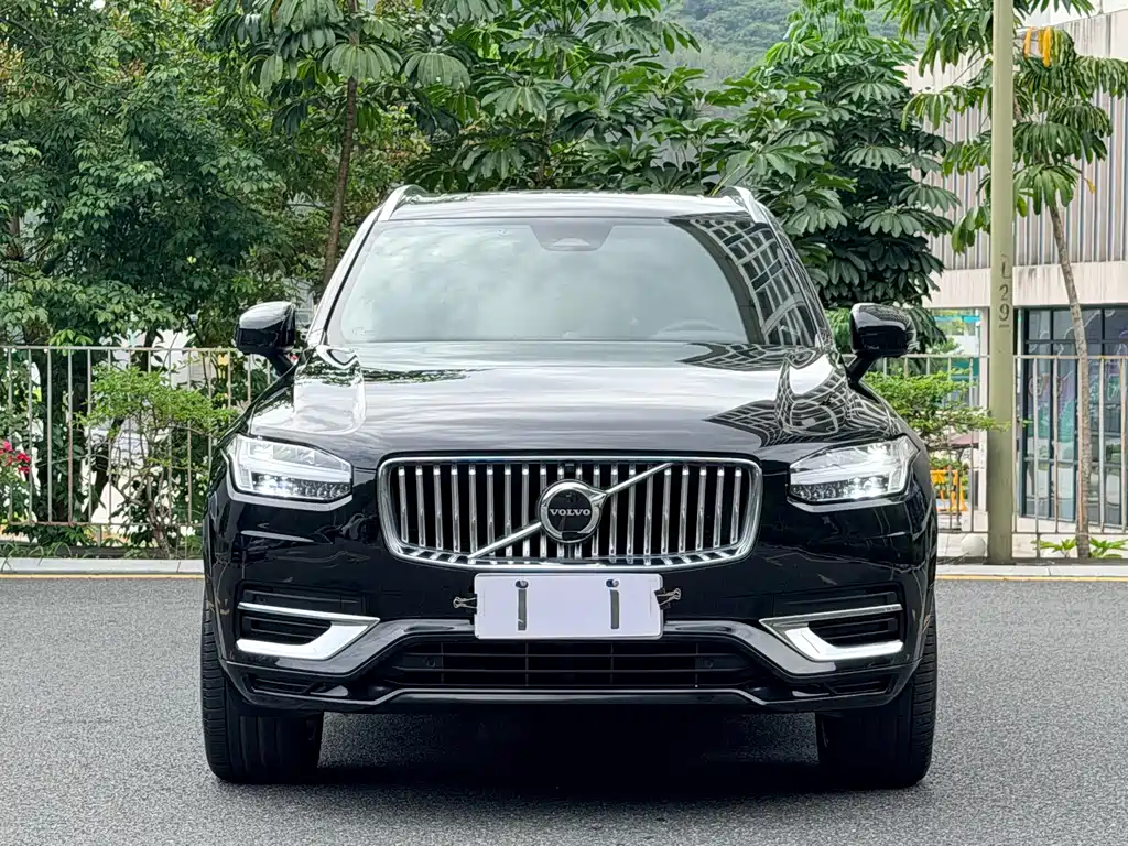 Volvo XC90 2023 B5 Luxury 7 мест