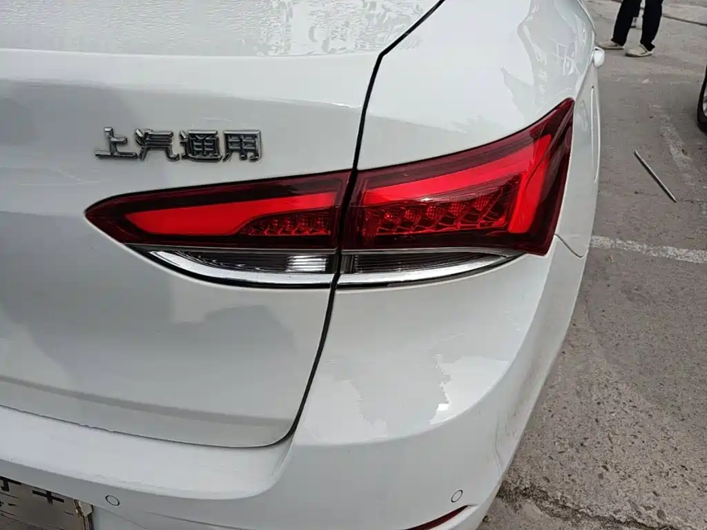 Buick Excelle — миниатюра 8