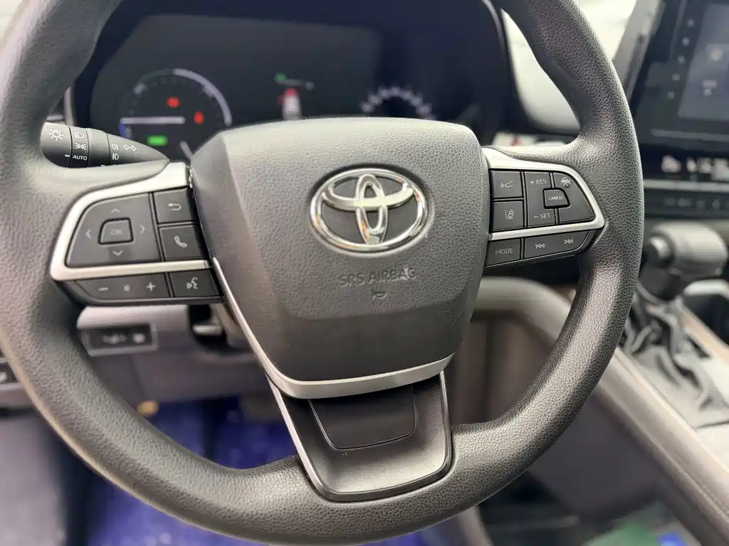 Toyota Granvia — миниатюра 14