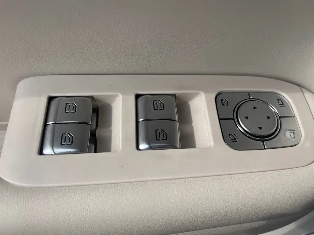 Li Auto Li L6 — миниатюра 10