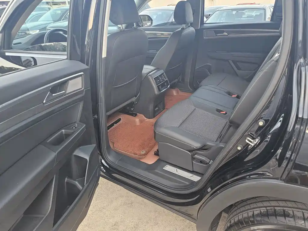 Volkswagen Teramont — миниатюра 7