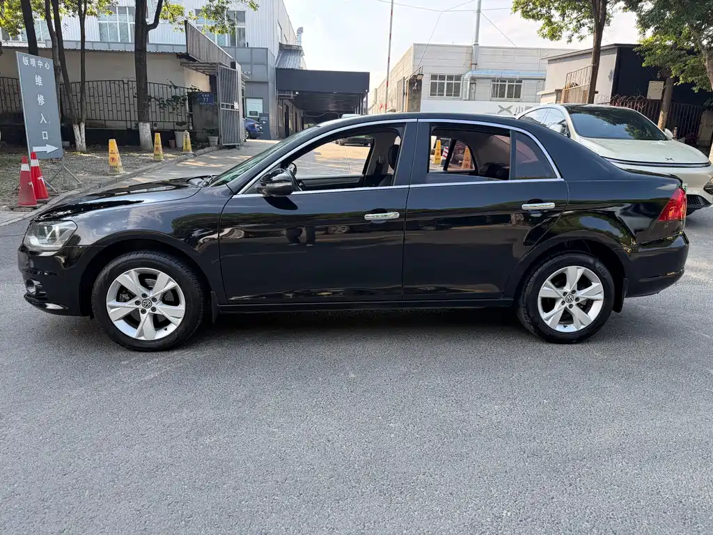 Volkswagen Bora 2015 1.6L AT Fashion