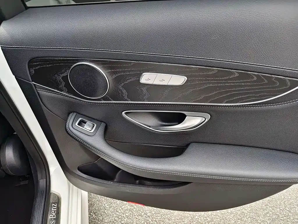 Mercedes-Benz C-Class — миниатюра 10