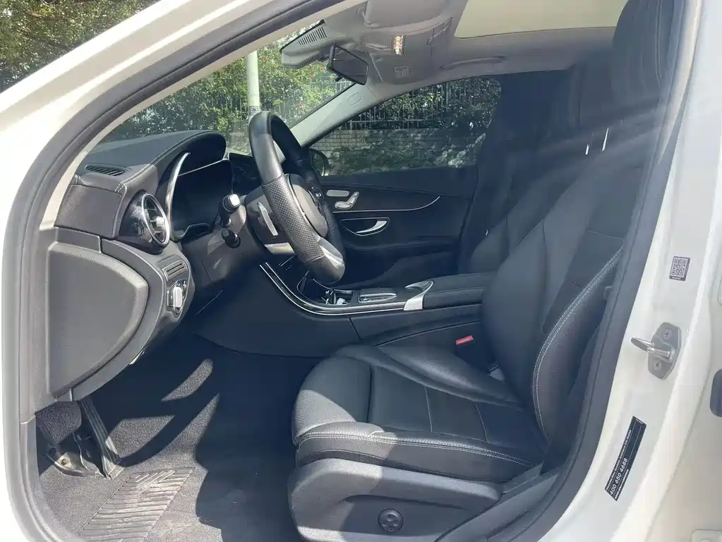 Mercedes-Benz C-Class — миниатюра 4