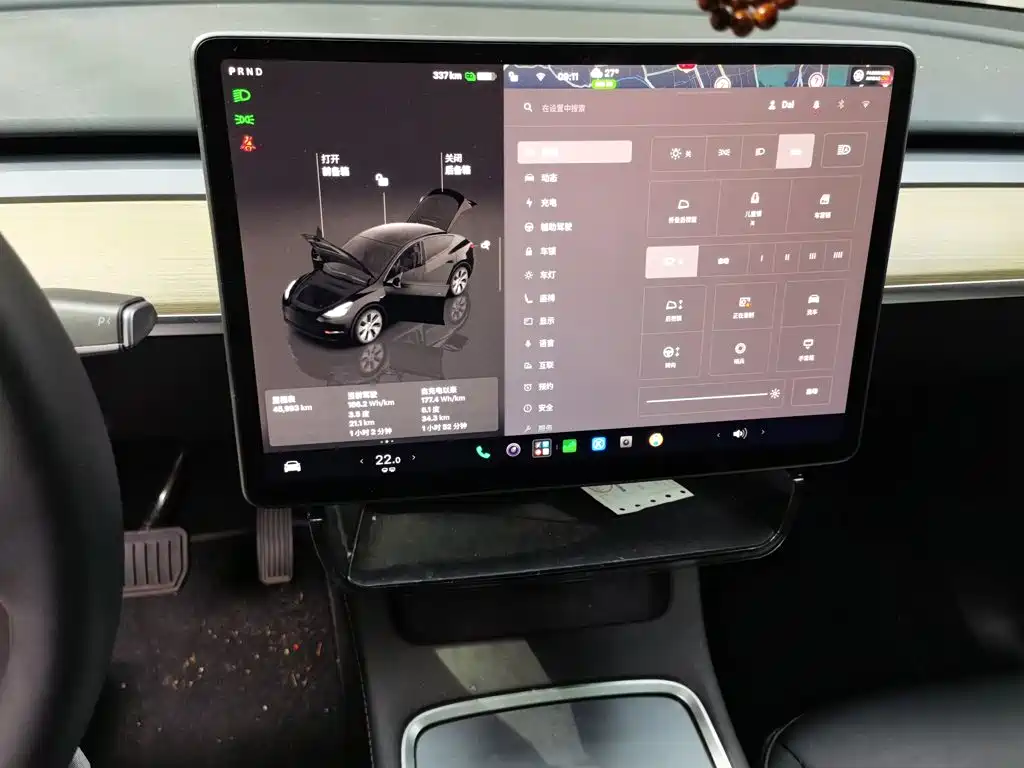 Tesla Model Y — миниатюра 9