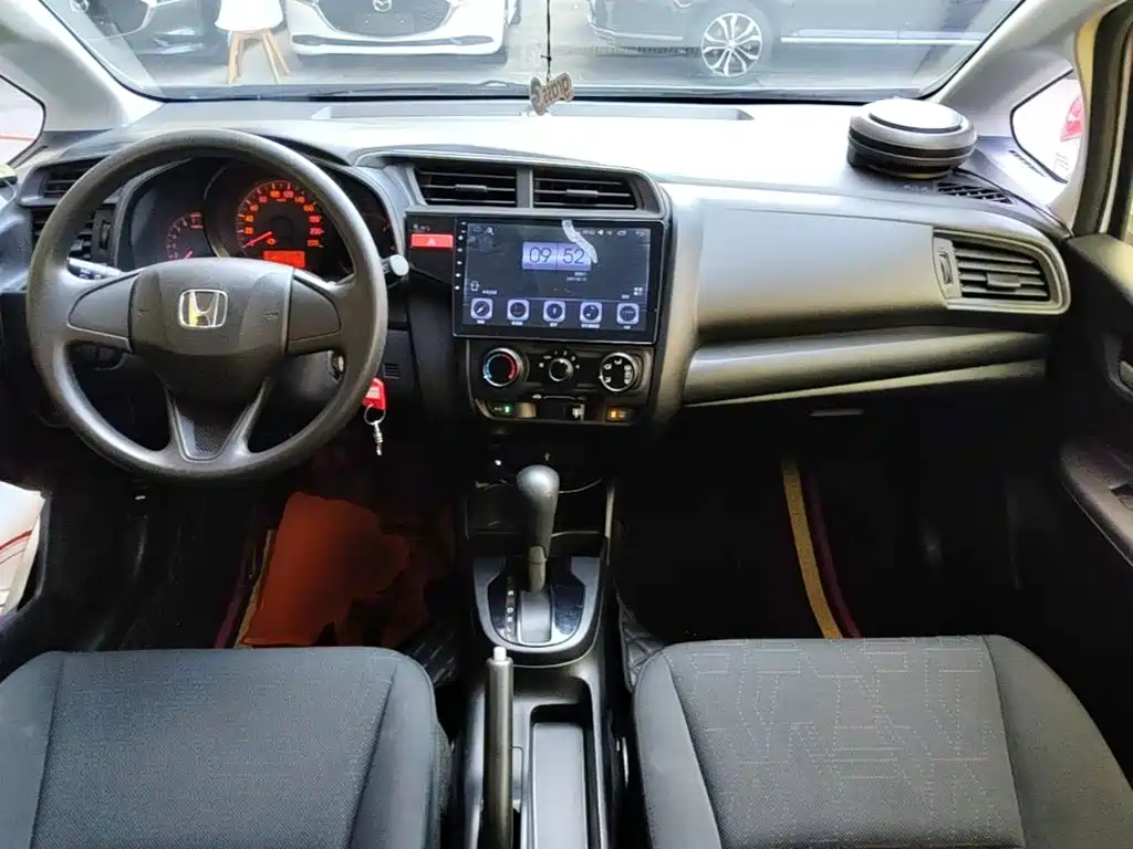 Honda Fit — миниатюра 10
