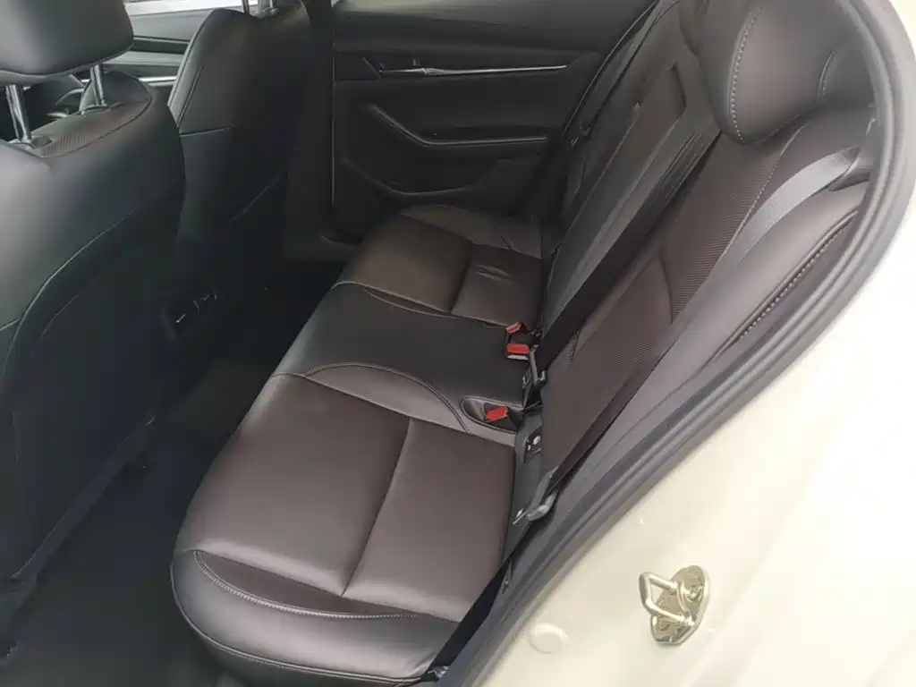 Mazda 3 Axela — миниатюра 17