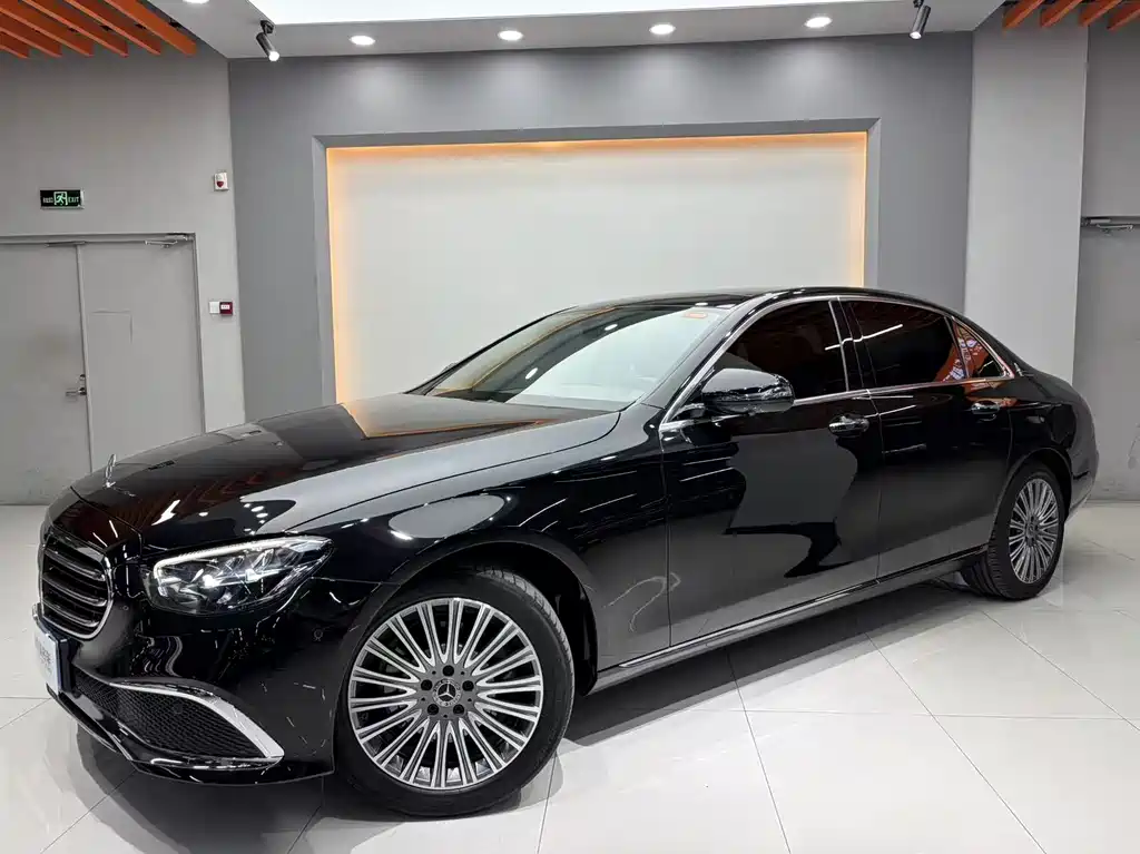 Mercedes-Benz E-Class 2022