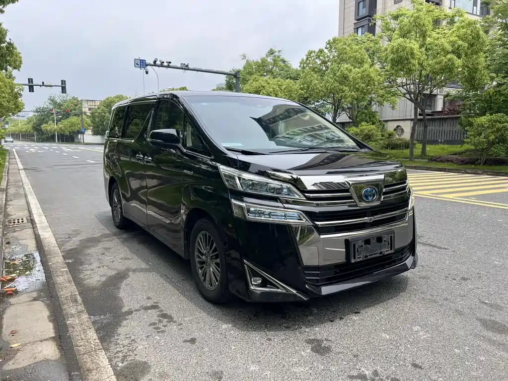 Toyota Vellfire — миниатюра 3