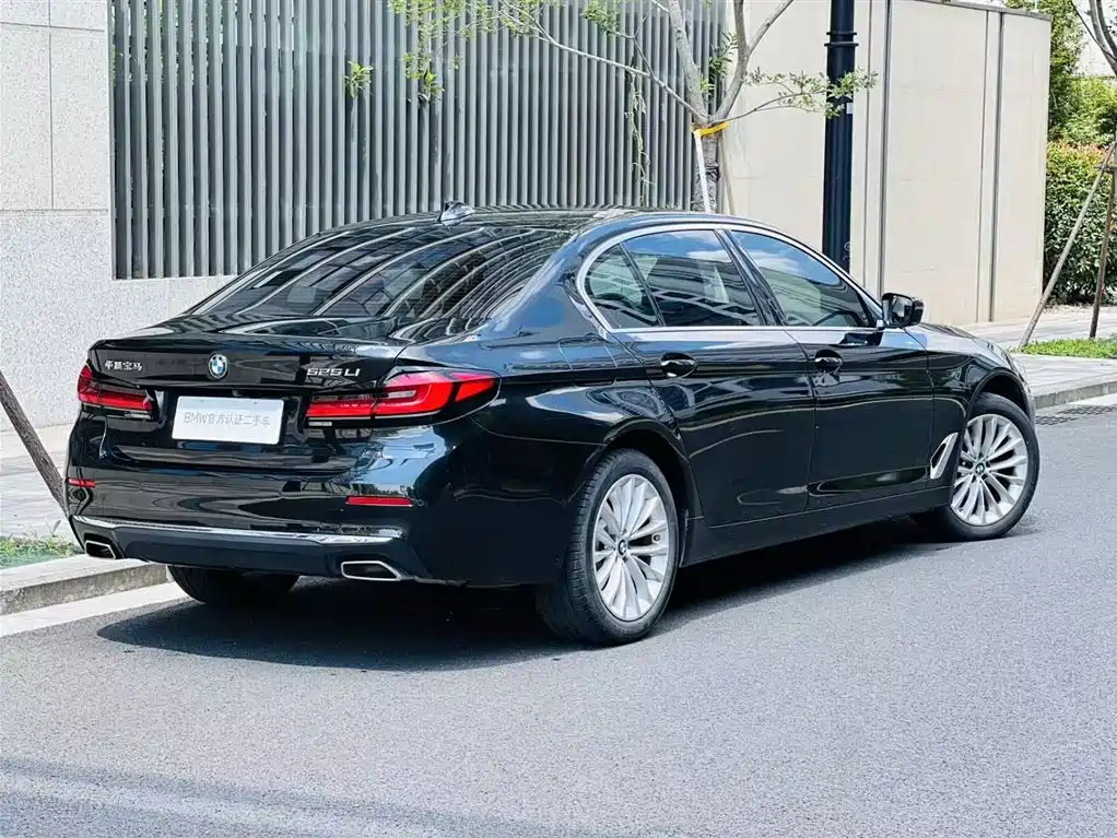 BMW  5 SERIES