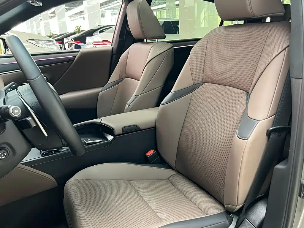 Lexus ES — миниатюра 9