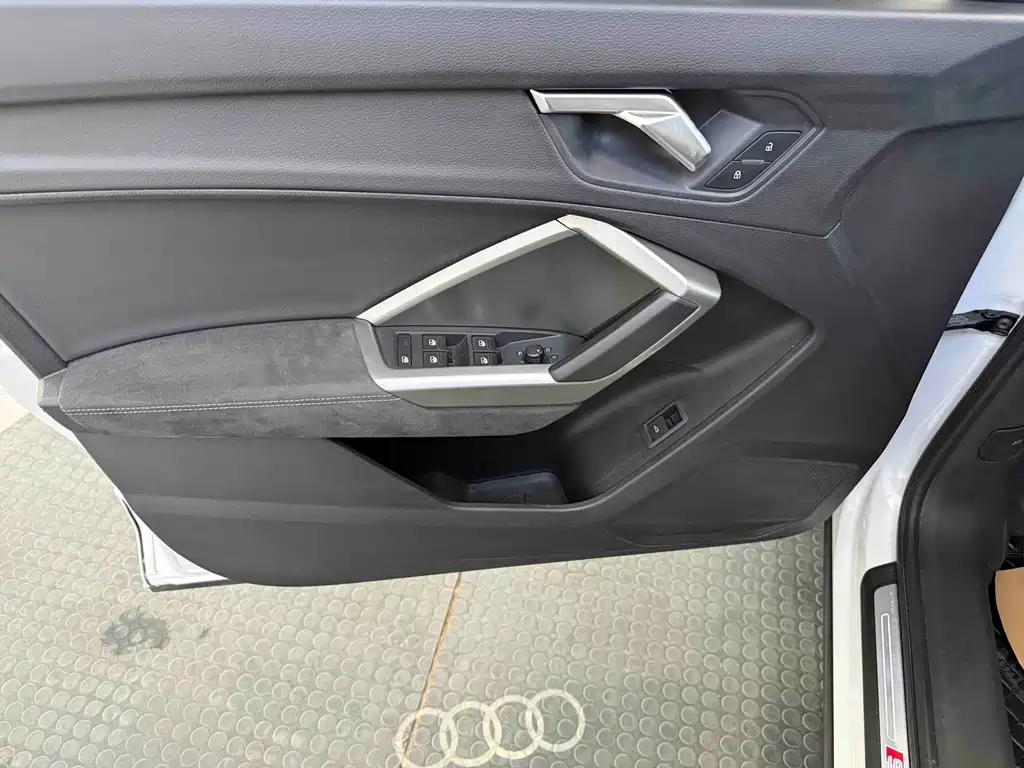 Audi Q3 — миниатюра 10