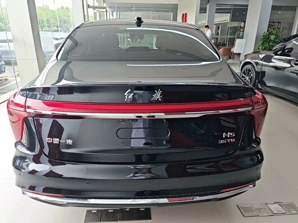 Hongqi Hongqi H5 — миниатюра 6