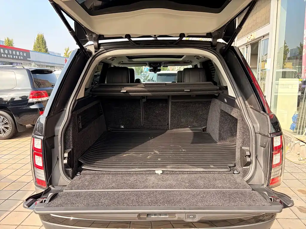 Land Rover Range Rover — миниатюра 23
