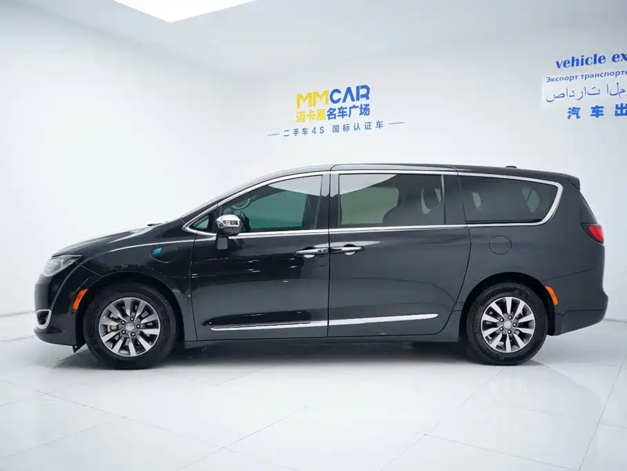 Chrysler Grand Voyager PHEV (Import) — миниатюра 9