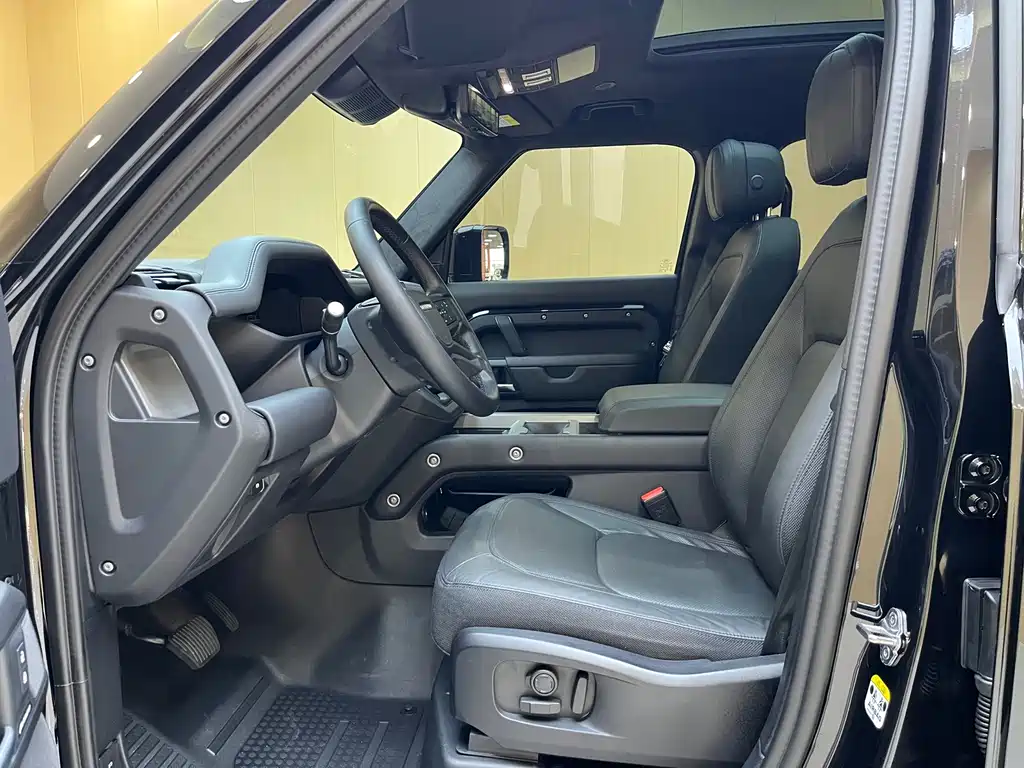 Land Rover Defender — миниатюра 4