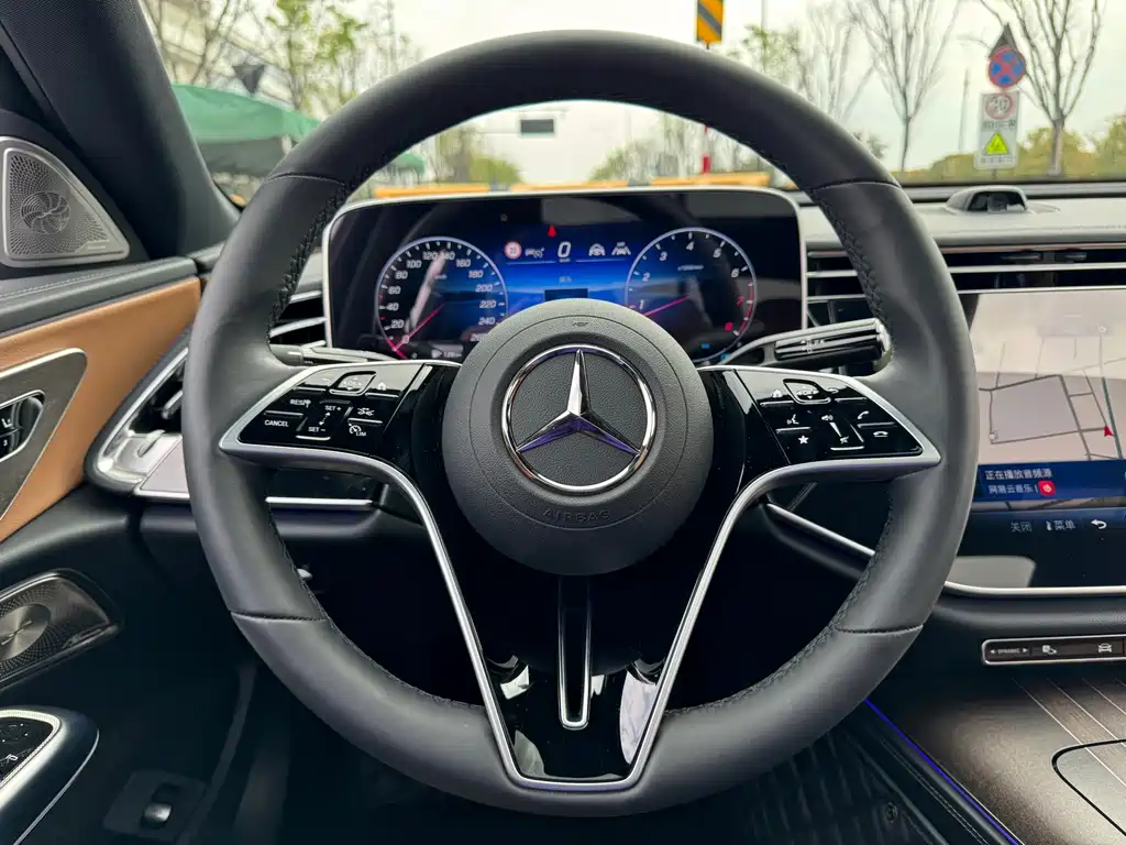 Mercedes-Benz E-Class — миниатюра 24
