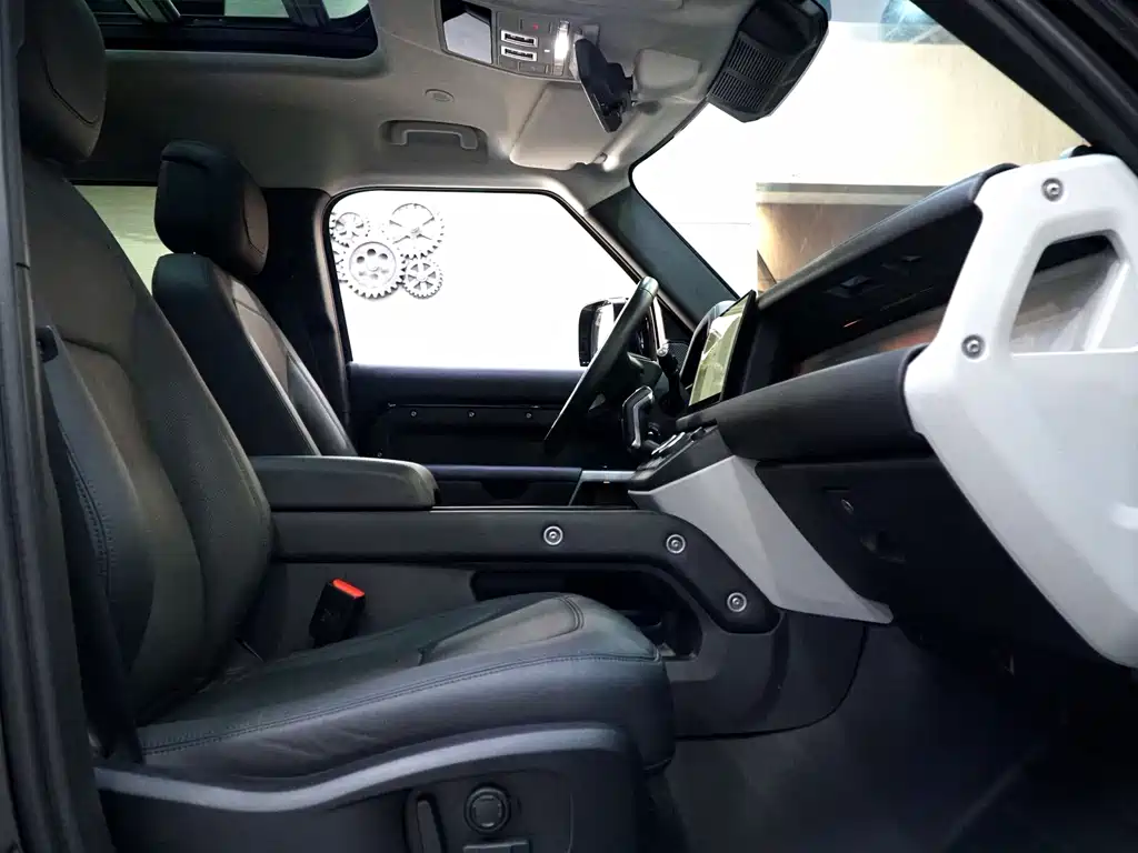 Land Rover Defender — миниатюра 9