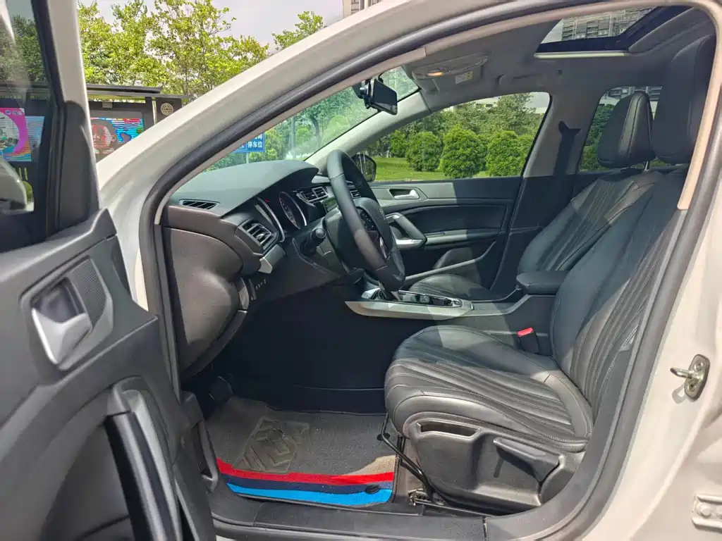 Peugeot 408 — миниатюра 6