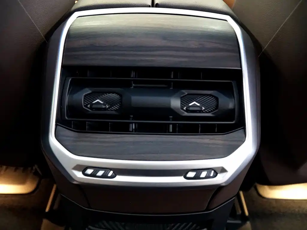 BMW i7 — миниатюра 15