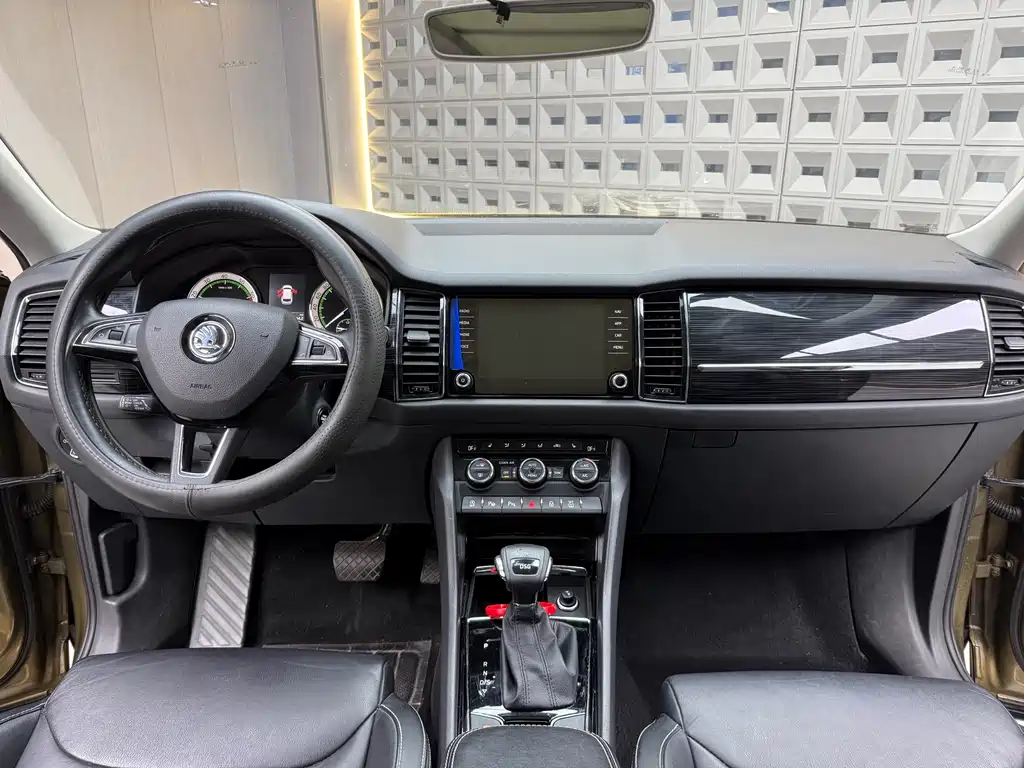 Skoda Kodiaq 2018 TSI380 7 мест Flagship