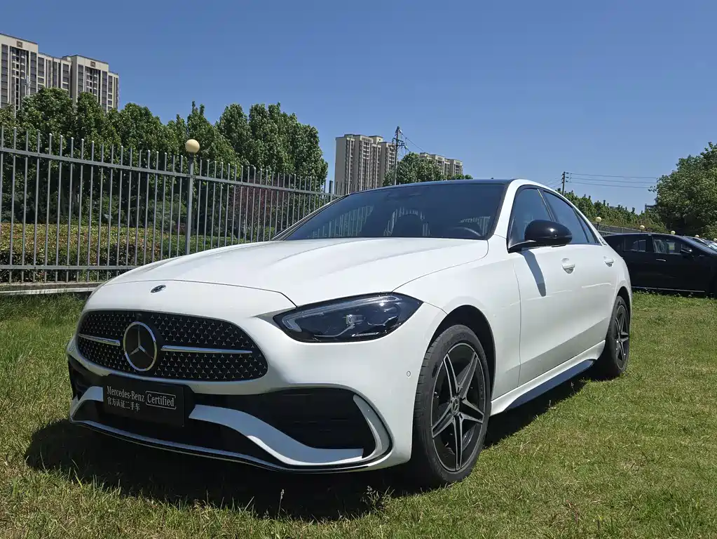 Mercedes-Benz C-Class 2024