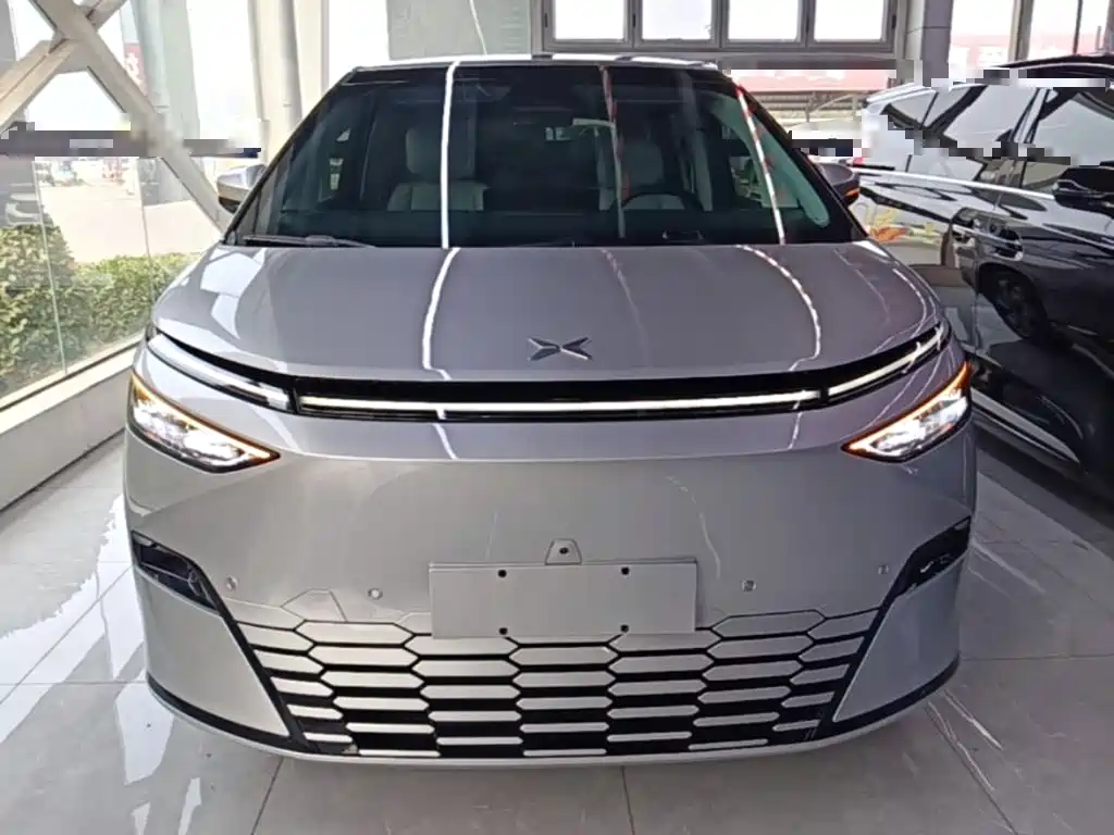 XPeng X9 — миниатюра 3