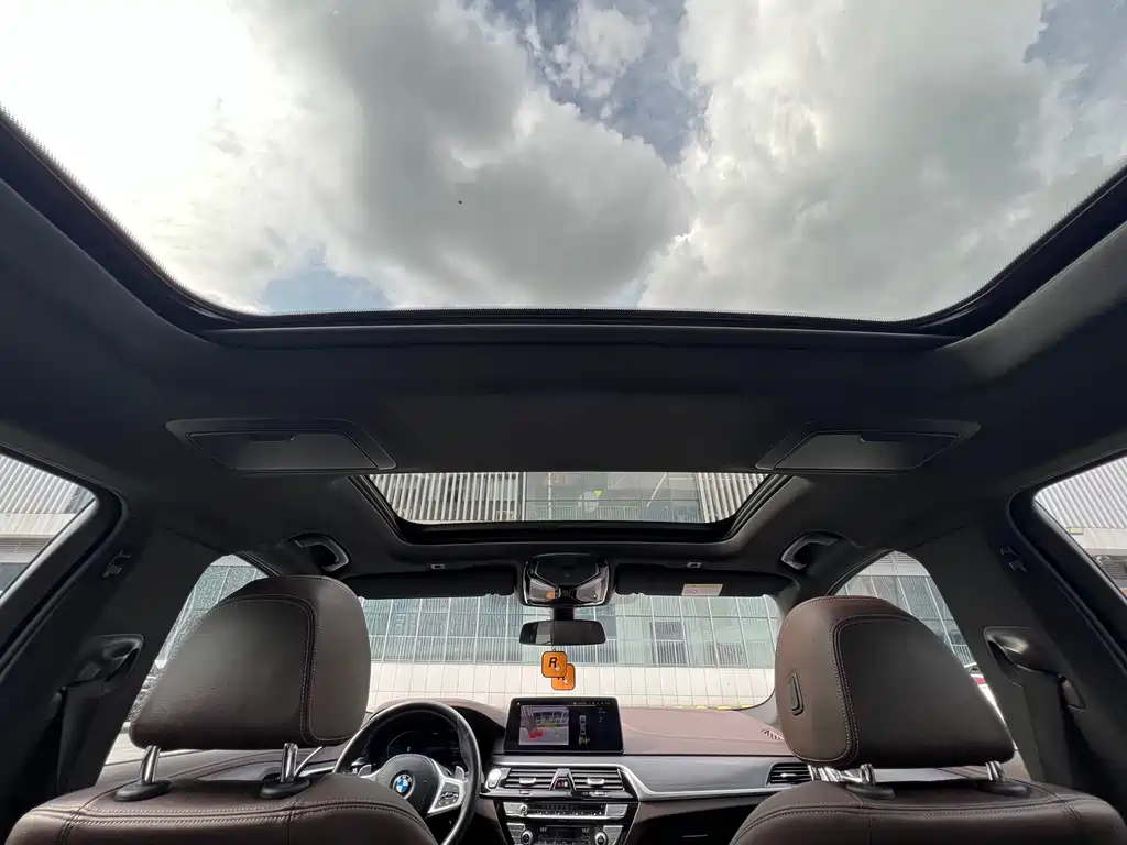 BMW 5 Series — миниатюра 21