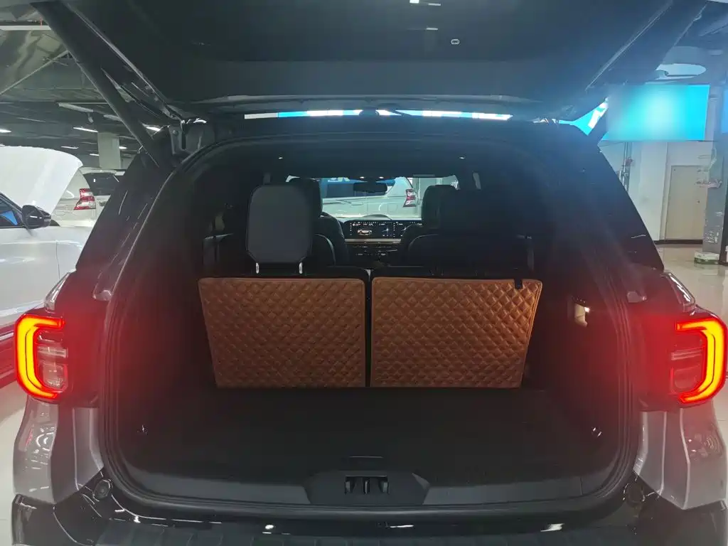 Ford Explorer — миниатюра 4