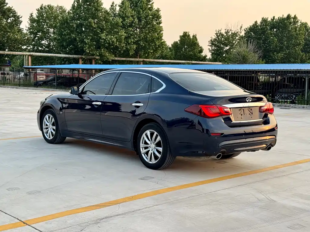 Infiniti Q70 2017 Q70L 2.5L Elite