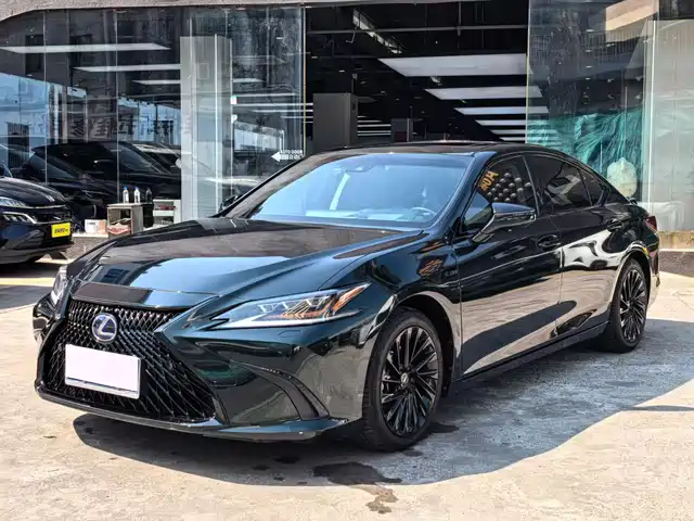 LEXUS ES 2019