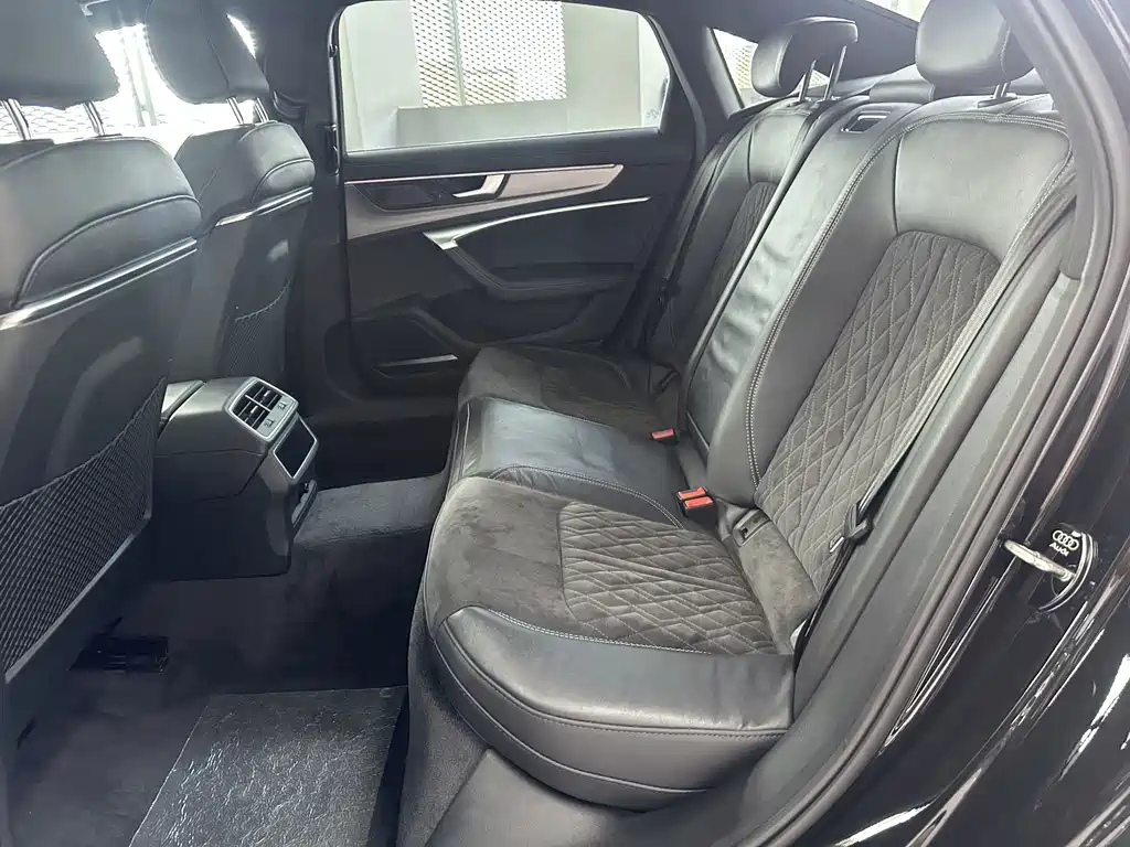 Audi A6L — миниатюра 9