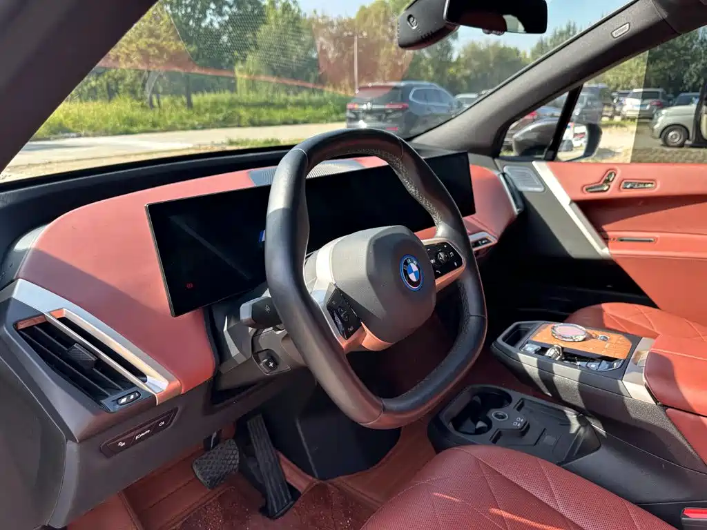BMW iX M60 — миниатюра 10