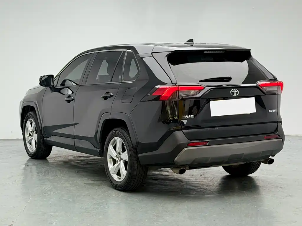 Toyota RAV4 — миниатюра 4