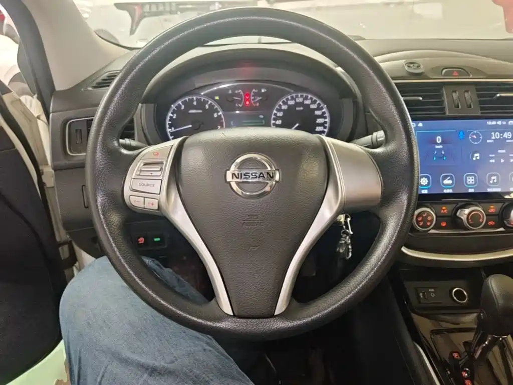 Nissan Tiida — миниатюра 7