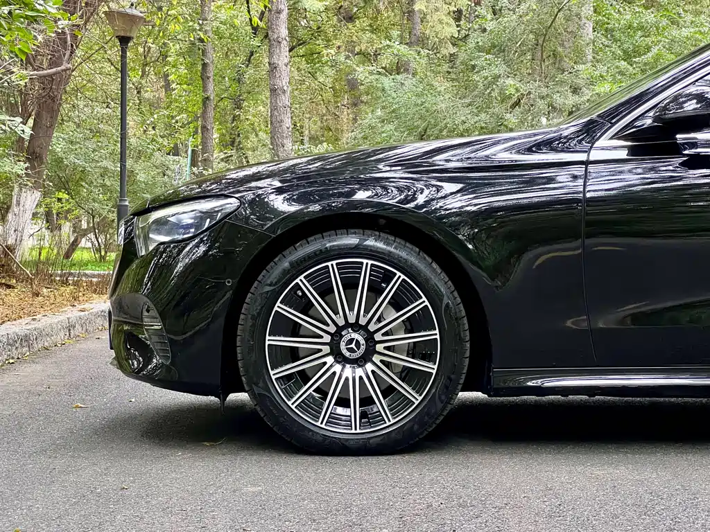Mercedes-Benz E-Class — миниатюра 15