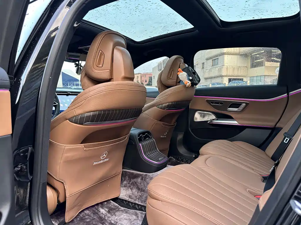 Mercedes-Benz E-Class — миниатюра 13