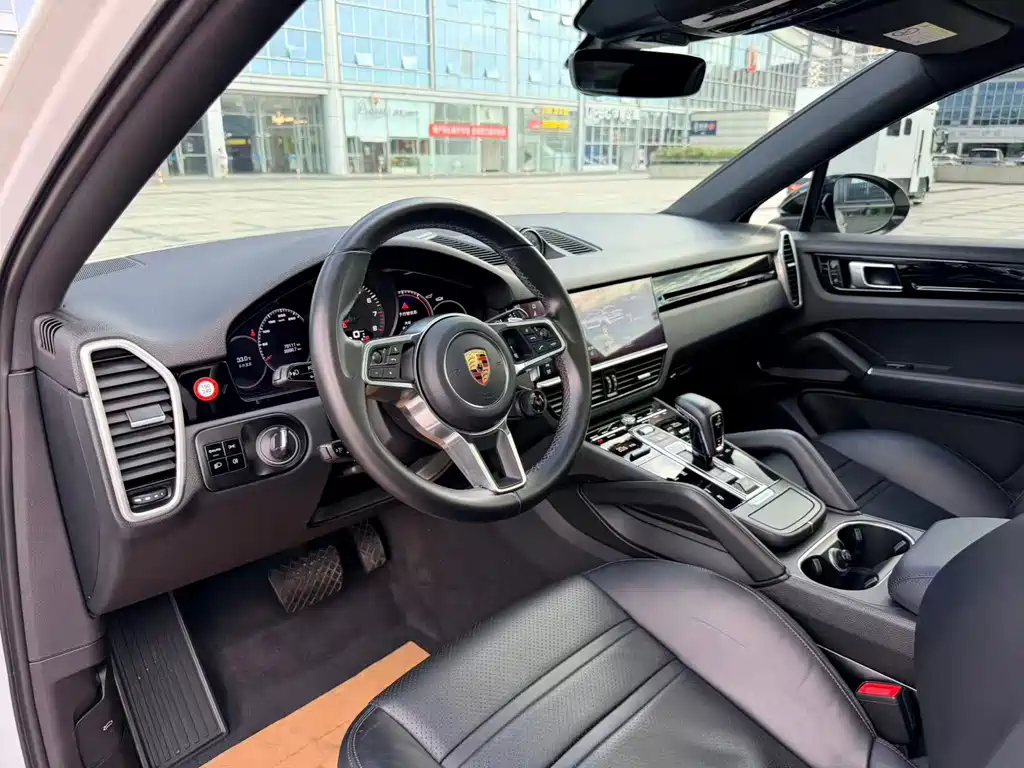 Porsche Cayenne — миниатюра 11