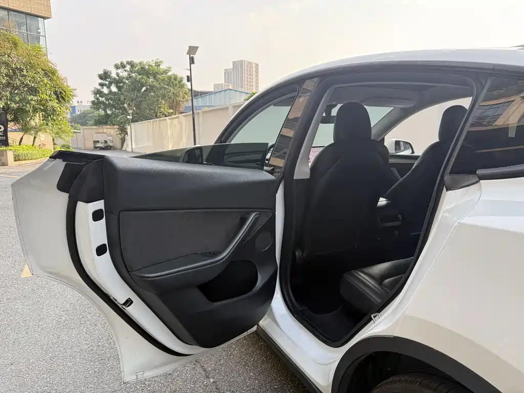 Tesla Model Y — фотографии объявления, Фото 13