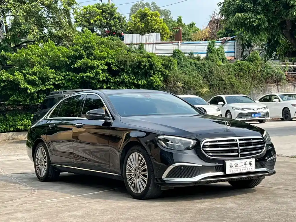 Mercedes-Benz E-Class — миниатюра 3